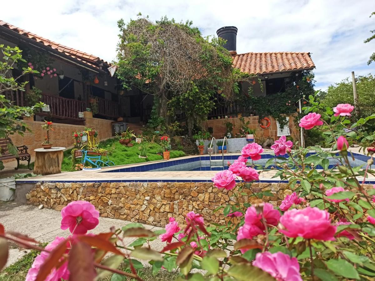 Hostal Santa Monica Barichara Exterior photo